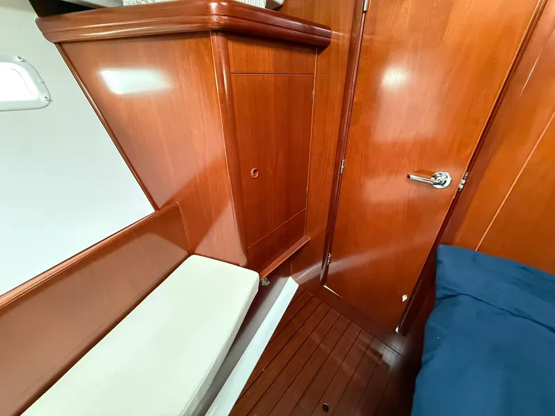 Slide: The Image of Beneteau 393 2003 - 59