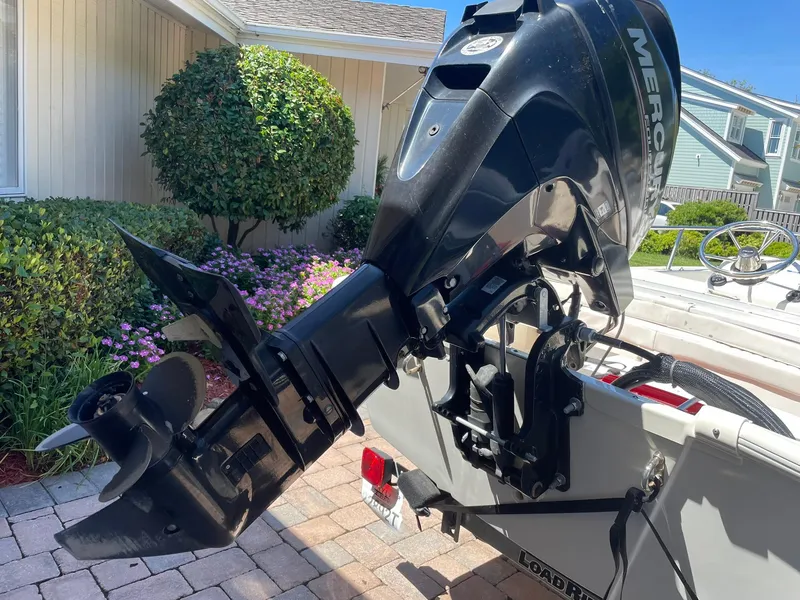 Slide: The Image of MERCURY 25 FOUR STROKE OUTBOARD!! LOW HOURS AND VERY WELL MAINTAINED TO INCLUDE RECORDS THAT CONVEY! - 16