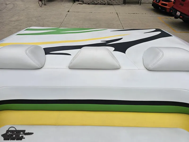 Slide: The Image of Baja 23 Outlaw 2005 - 90