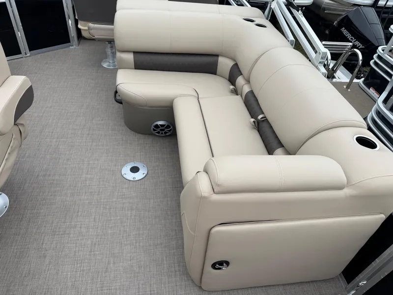 Slide: The Image of Luxurious seating on 2025 Sun Tracker SportFish 22 XP3 pontoon boat. - 9