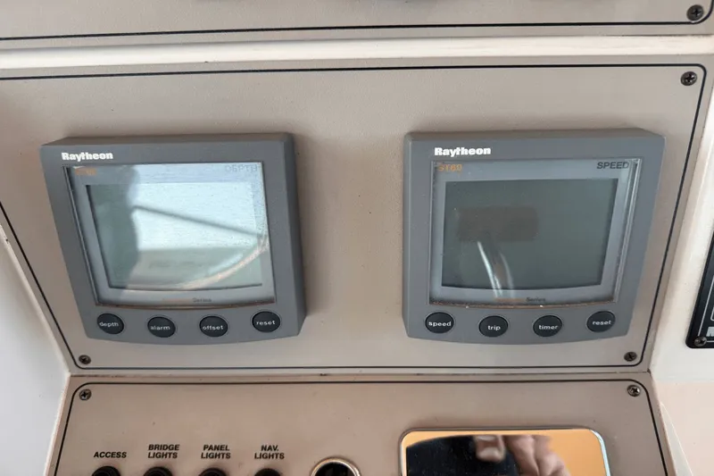 Slide: The Image of Carver Yachts 380 Santego 1999 - 11