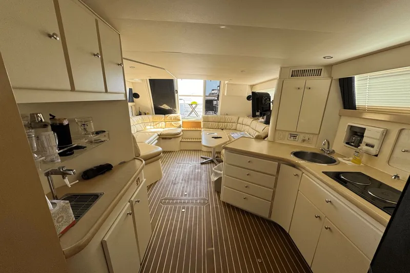 Slide: The Image of Carver Yachts 380 Santego 1999 - 26