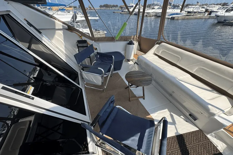 Slide: The Image of Carver Yachts 380 Santego 1999 - 4