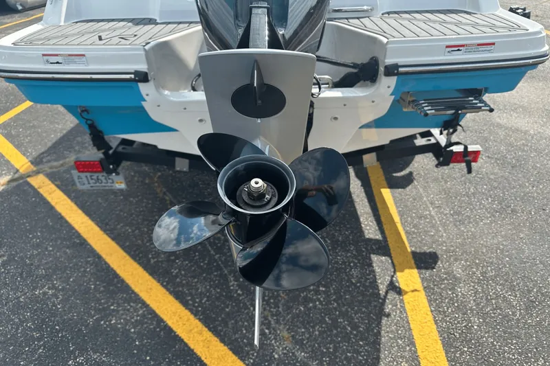 Slide: The Image of Bayliner VR4 Bowrider OB 2023 - 20
