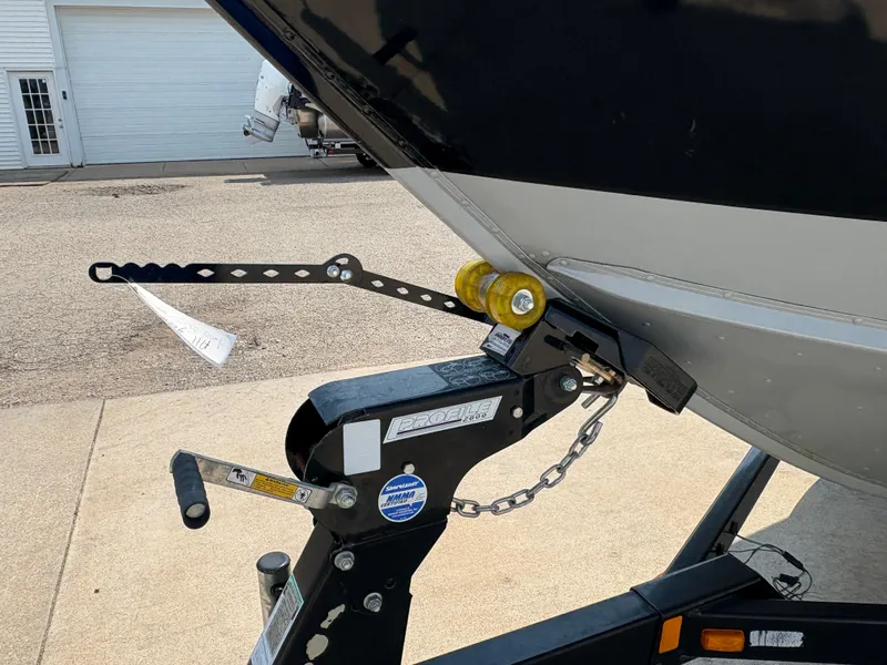 Slide: The Image of Boat trailer hitch with winch for 2001 Lund 1950 Tyee Magnum GS ITS. - 9