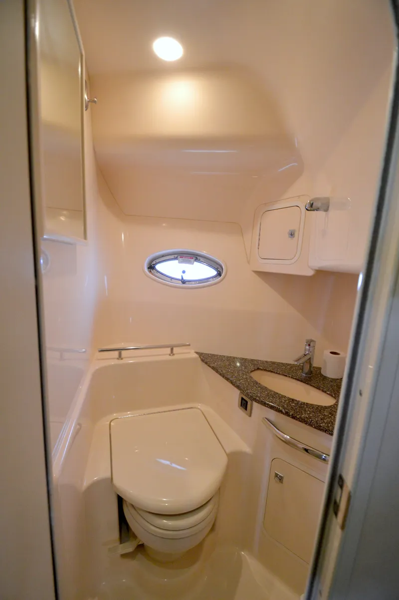 Slide: The Image of Sea Ray 44 Sundancer 2008 - 29