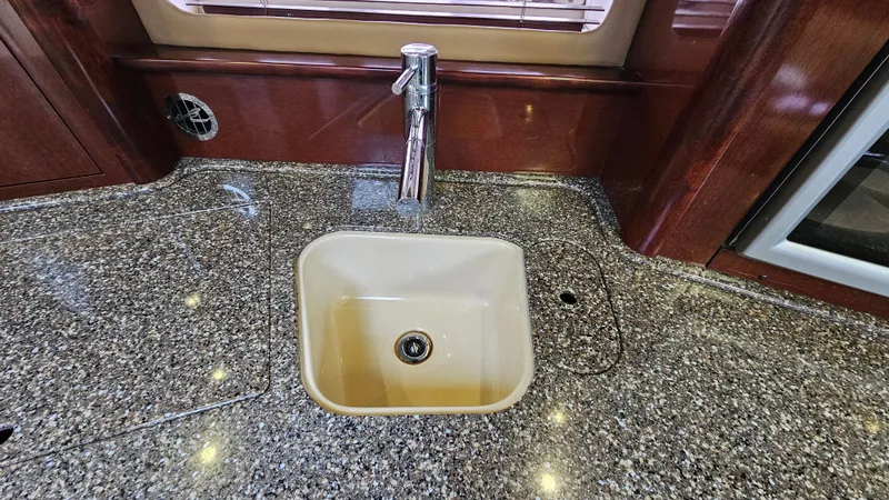 Slide: The Image of Sea Ray 44 Sundancer 2008 - 38