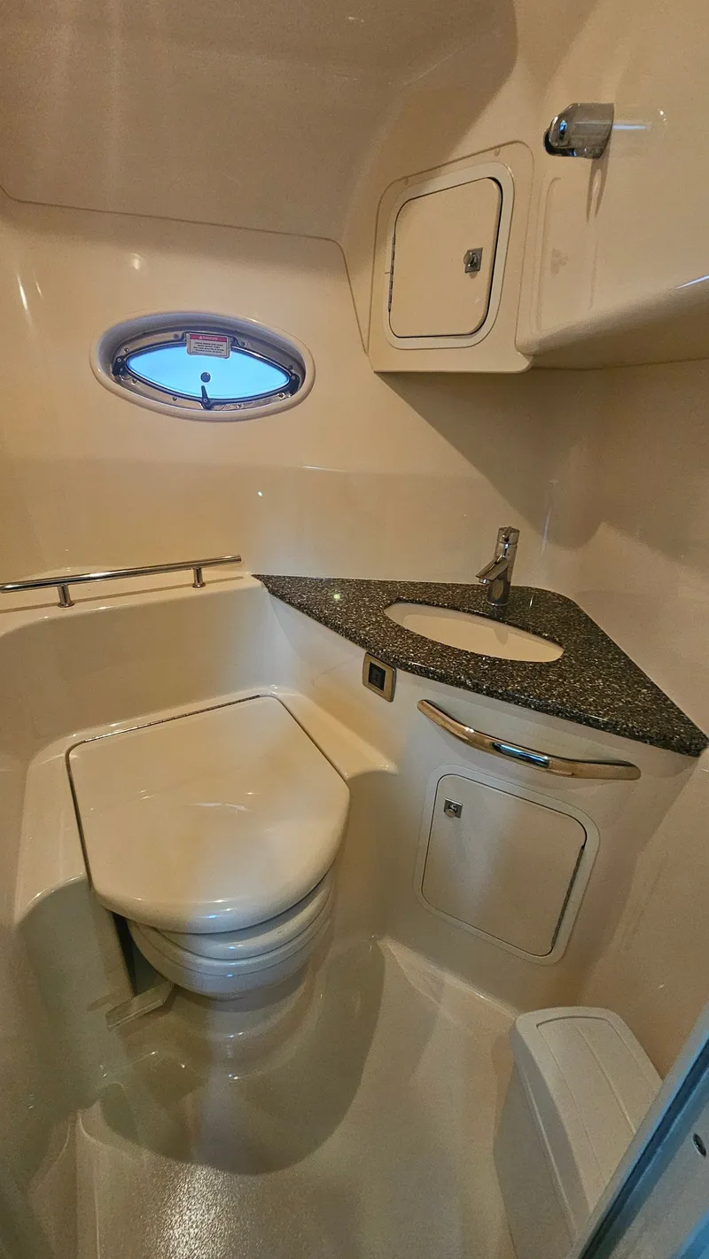 Slide: The Image of Sea Ray 44 Sundancer 2008 - 50