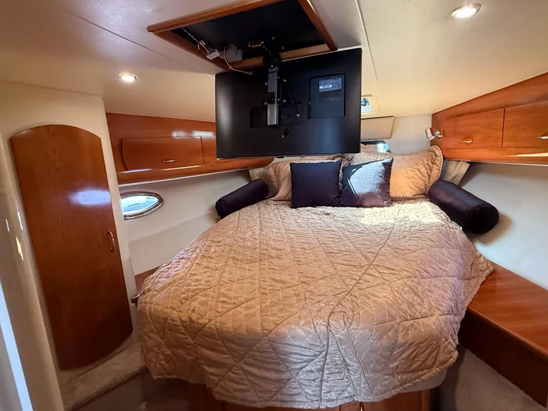 Slide: The Image of Carver 36 Mariner 2006 - 51