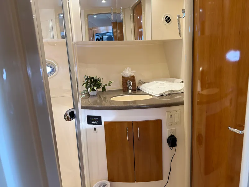 Slide: The Image of Carver 36 Mariner 2006 - 57