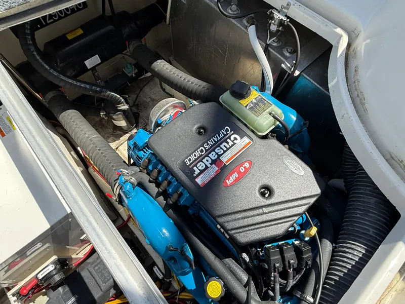 Slide: The Image of Carver 36 Mariner 2006 - 64