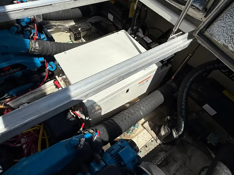 Slide: The Image of Carver 36 Mariner 2006 - 66