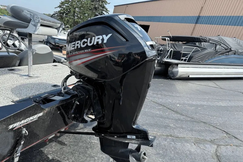 Slide: The Image of Sun Tracker PRO TEAM 17 2015 - 3