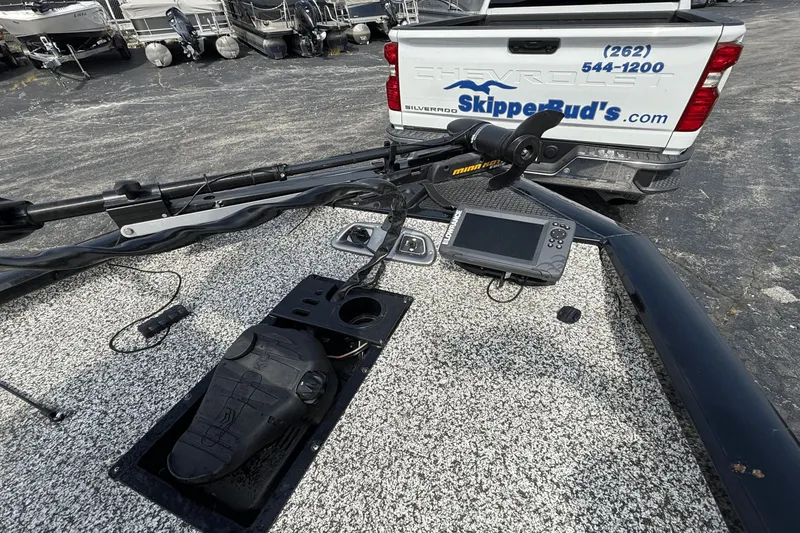 Slide: The Image of Sun Tracker PRO TEAM 17 2015 - 6