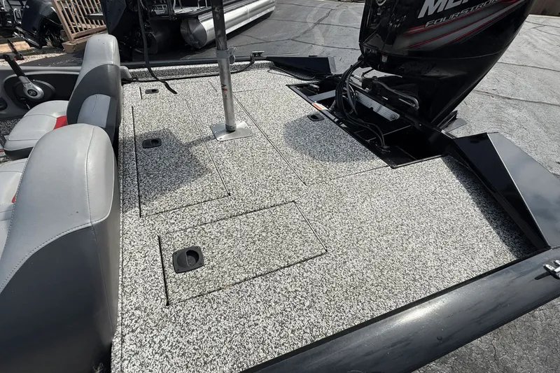 Slide: The Image of Sun Tracker PRO TEAM 17 2015 - 7