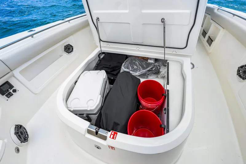 Slide: The Image of Boston Whaler 380 Outrage 2026 - 21