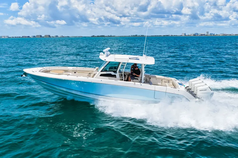 Slide: The Image of Boston Whaler 380 Outrage 2026 - 33