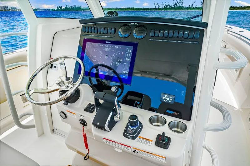 Slide: The Image of Boston Whaler 380 Outrage 2026 - 51