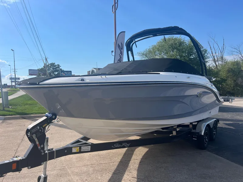 Slide: The Image of Sea Ray SPX 210 Outboard 2026 - 0