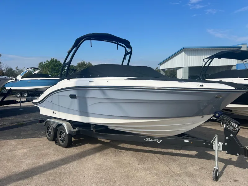 Slide: The Image of Sea Ray SPX 210 Outboard 2026 - 1