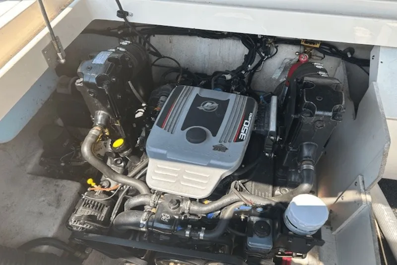 Slide: The Image of Sea Ray 260 Sundeck 2010 - 10