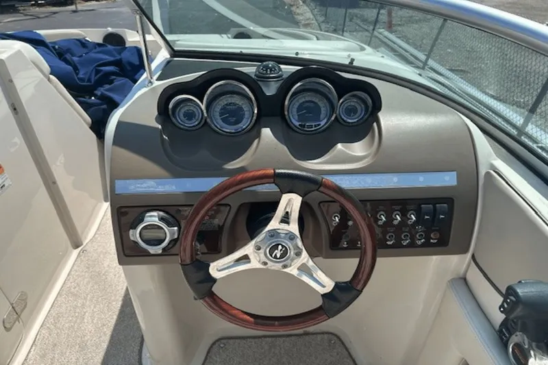 Slide: The Image of Sea Ray 260 Sundeck 2010 - 9