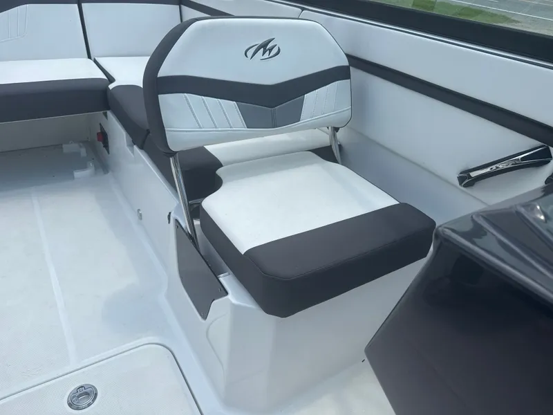 Slide: The Image of Monterey M-205 2019 - 13