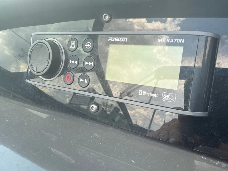 Slide: The Image of Monterey M-205 2019 - 17