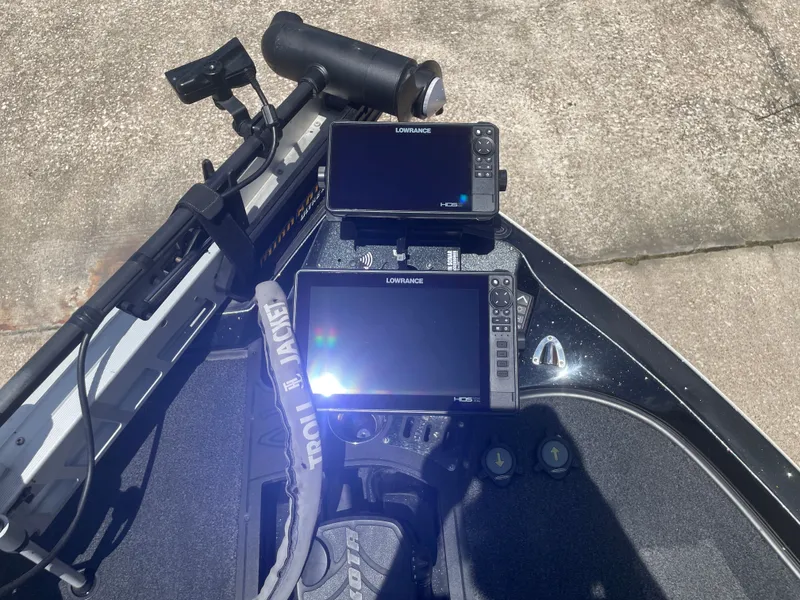 Slide: The Image of Ranger Z520L 2018 - 25