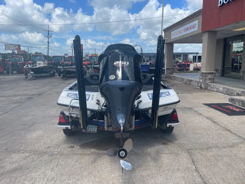 Slide: The Image of Ranger Z520L 2018 - 9