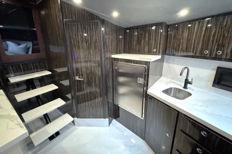 Slide: The Image of Custom 36 2024 - 18