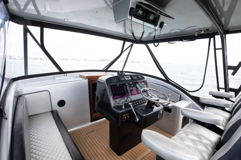 Slide: The Image of Custom 36 2024 - 6