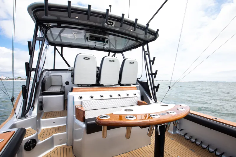 Slide: The Image of Custom 36 2024 - 8