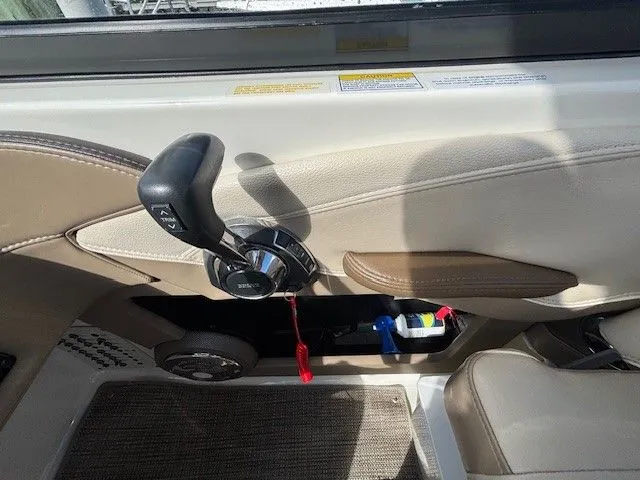 Slide: The Image of Formula 270 Bowrider 2014 - 12