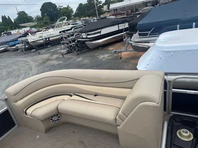 Slide: The Image of Bennington 2274 GLI - 115 Yamaha 2011 - 10