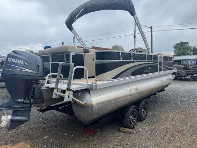 Slide: The Image of Bennington 2274 GLI - 115 Yamaha 2011 - 12