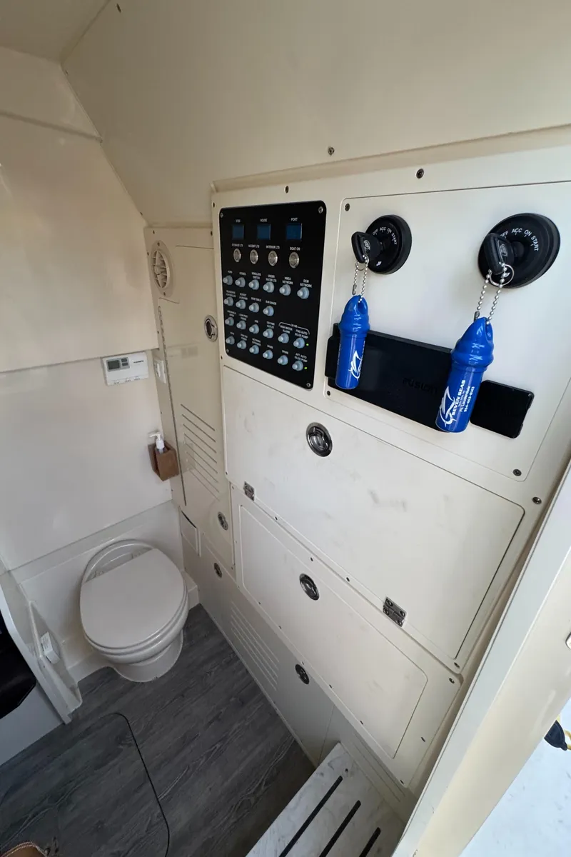 Slide: The Image of Scout 330 LXF 2021 - 83