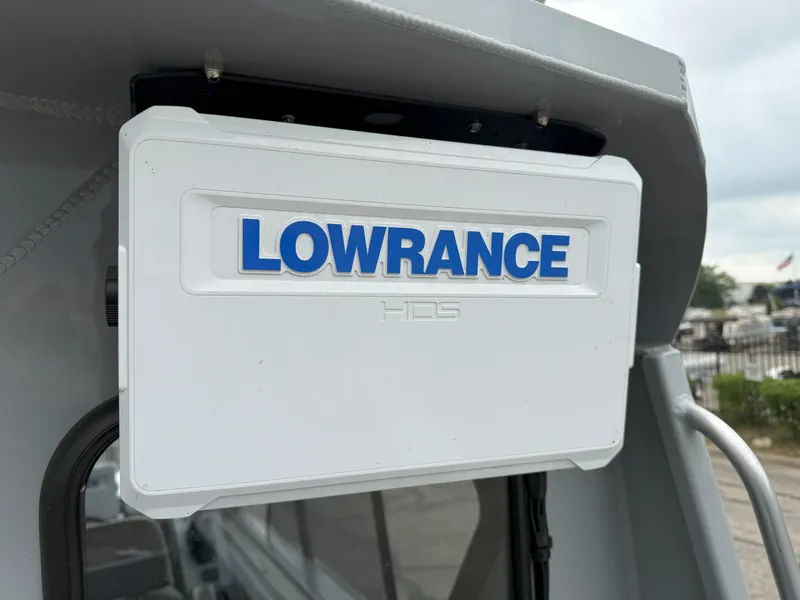 Slide: The Image of Lowrance HDS unit on 2023 Hewescraft 240 Ocean Pro ET HT boat. - 14