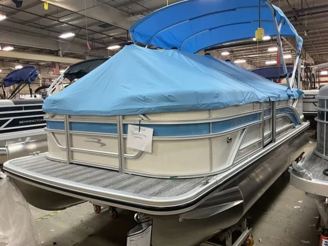 Slide: The Image of Bennington S L-Bench 20 SL 2026 - 10