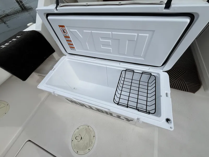 Slide: The Image of Open YETI cooler on 2000 Tiara Yachts 3100 Open boat deck. - 39
