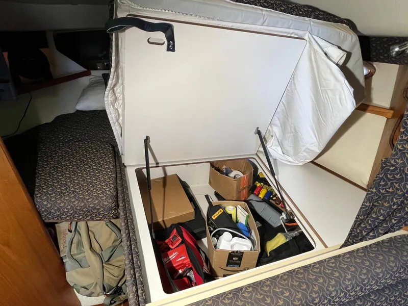 Slide: The Image of Tiara 3100 Open 2000 - 58