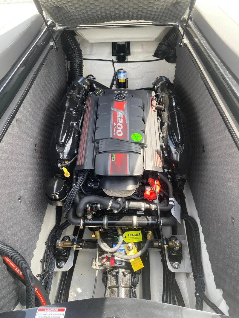 Slide: The Image of 2025 Heyday WTSurf boat engine compartment with powerful V8 engine. - 24