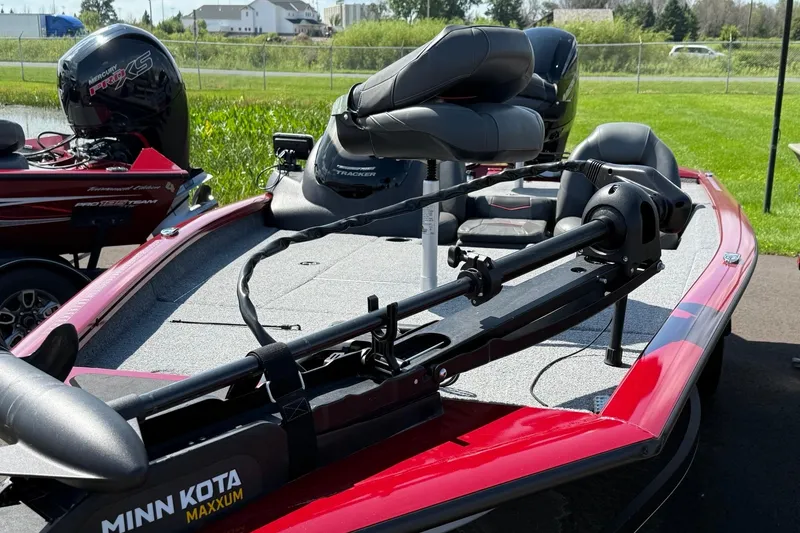Slide: The Image of 2021 Tracker Pro Team 175 TXW Tournament Edition boat with Minn Kota Maxxum trolling motor. - 7