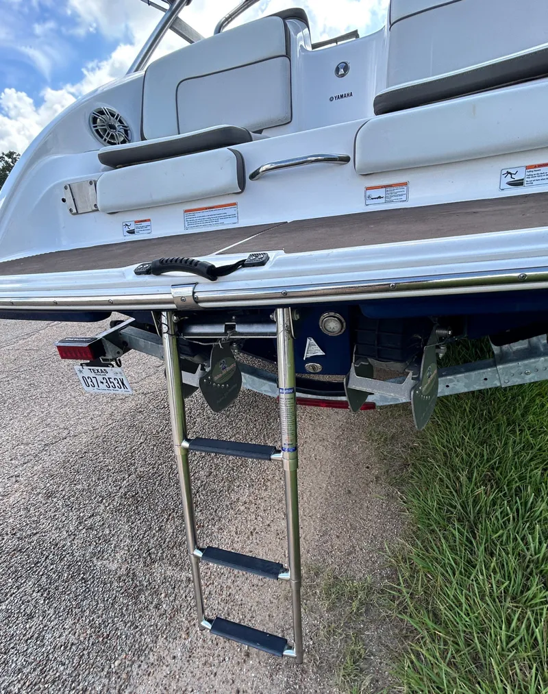 Slide: The Image of Yamaha 242 Limited 2014 - 11