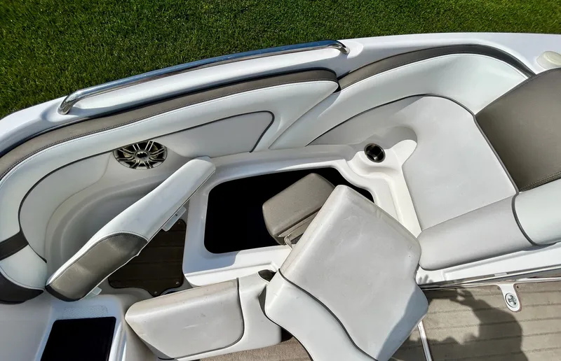 Slide: The Image of Yamaha 242 Limited 2014 - 21