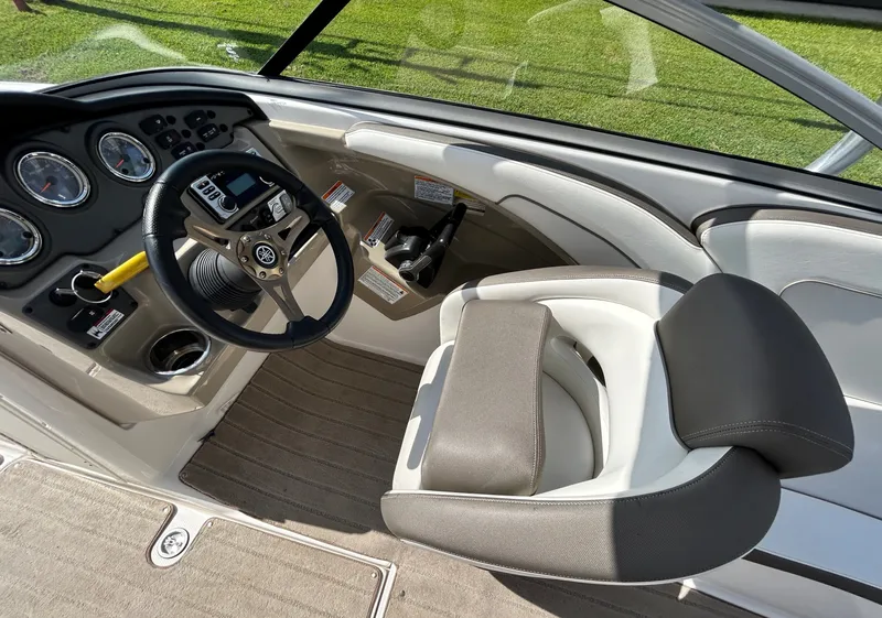 Slide: The Image of Yamaha 242 Limited 2014 - 29