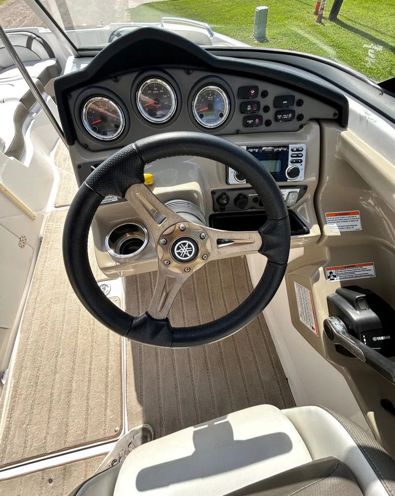 Slide: The Image of Yamaha 242 Limited 2014 - 30