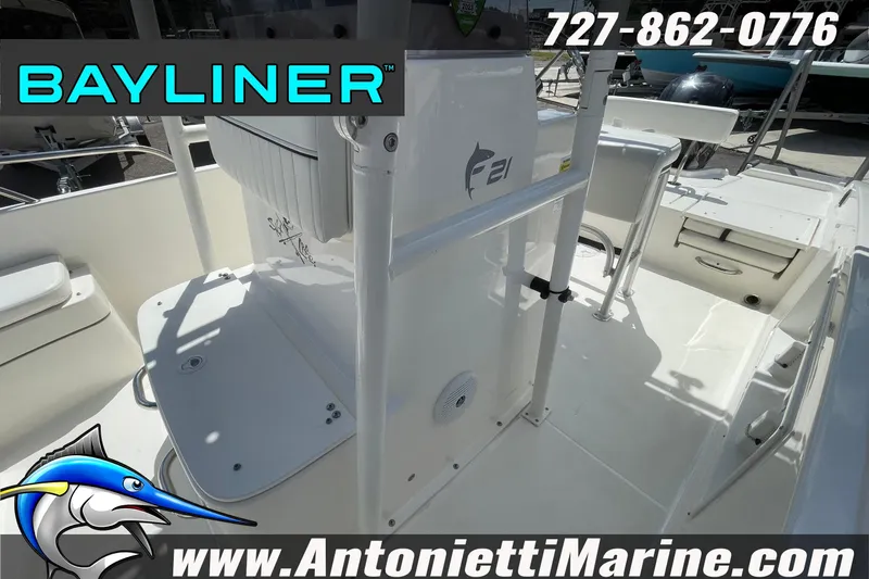 Slide: The Image of 2020 Bayliner Element F21 boat interior at Antonietti Marine dealership. - 19