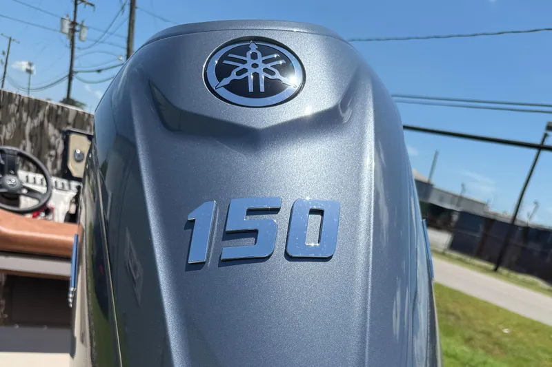 Slide: The Image of Yamaha 150 outboard motor on Avid 20 ROGUE CC boat, 2026 model. - 11