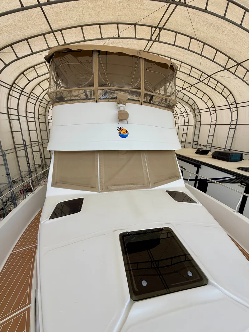 Slide: The Image of Mainship 390 Trawler 2001 - 19